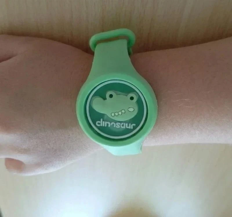 4 bracelets anti-moustiques LED avec mouvement - Amusant et protecteur – photo 7